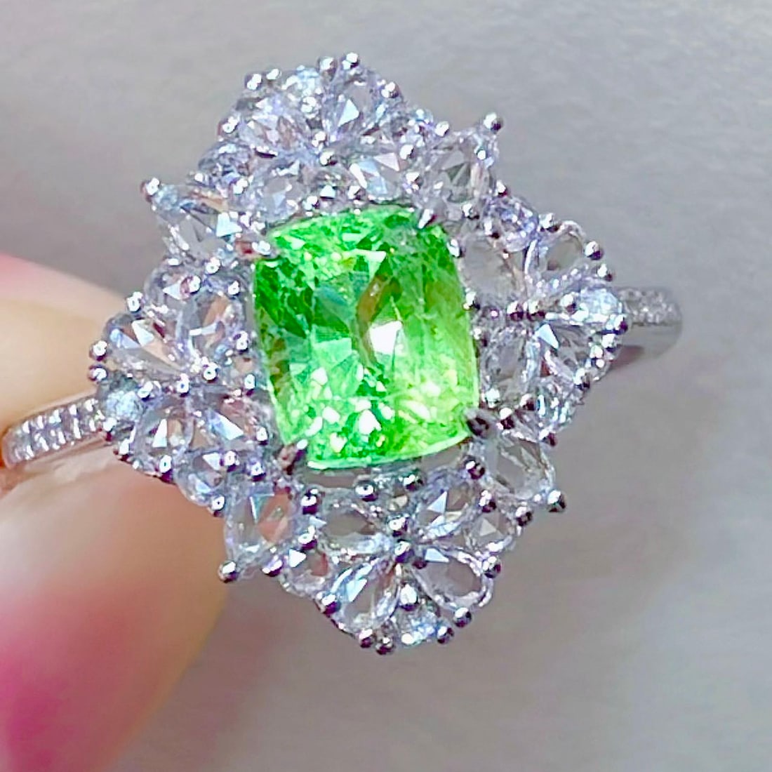 14k Gold 1.42 Ct Natural Tsavorite & Diamond & Sapphire Ring - 3