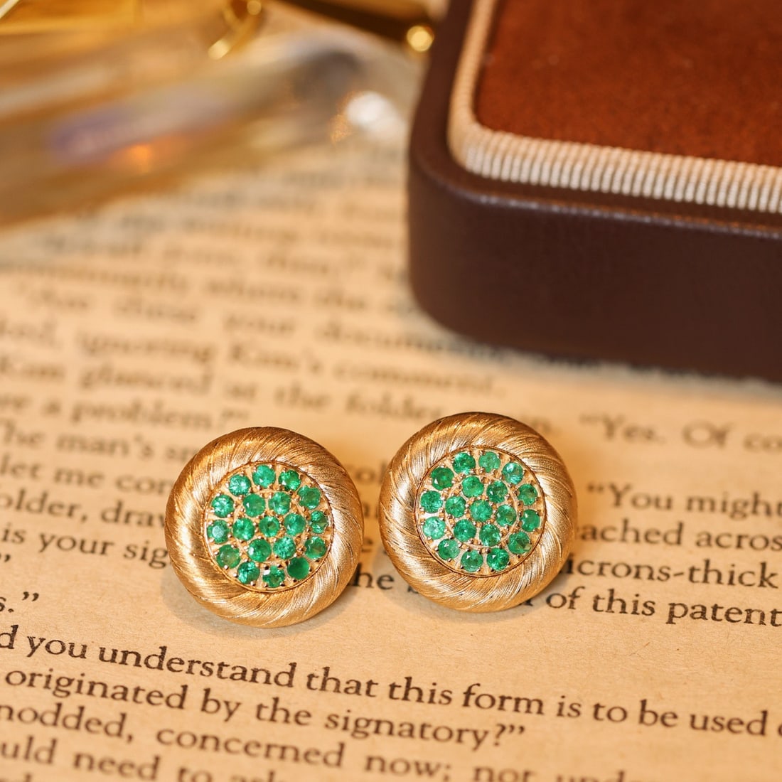 14k Gold 0.8 Ct Natural Emerald Earrings - 7