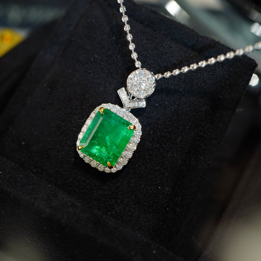 14k Gold 7.47 Ctw Vivid Green Natural Emerald & Diamond Pendant( Without Chain ) - 3