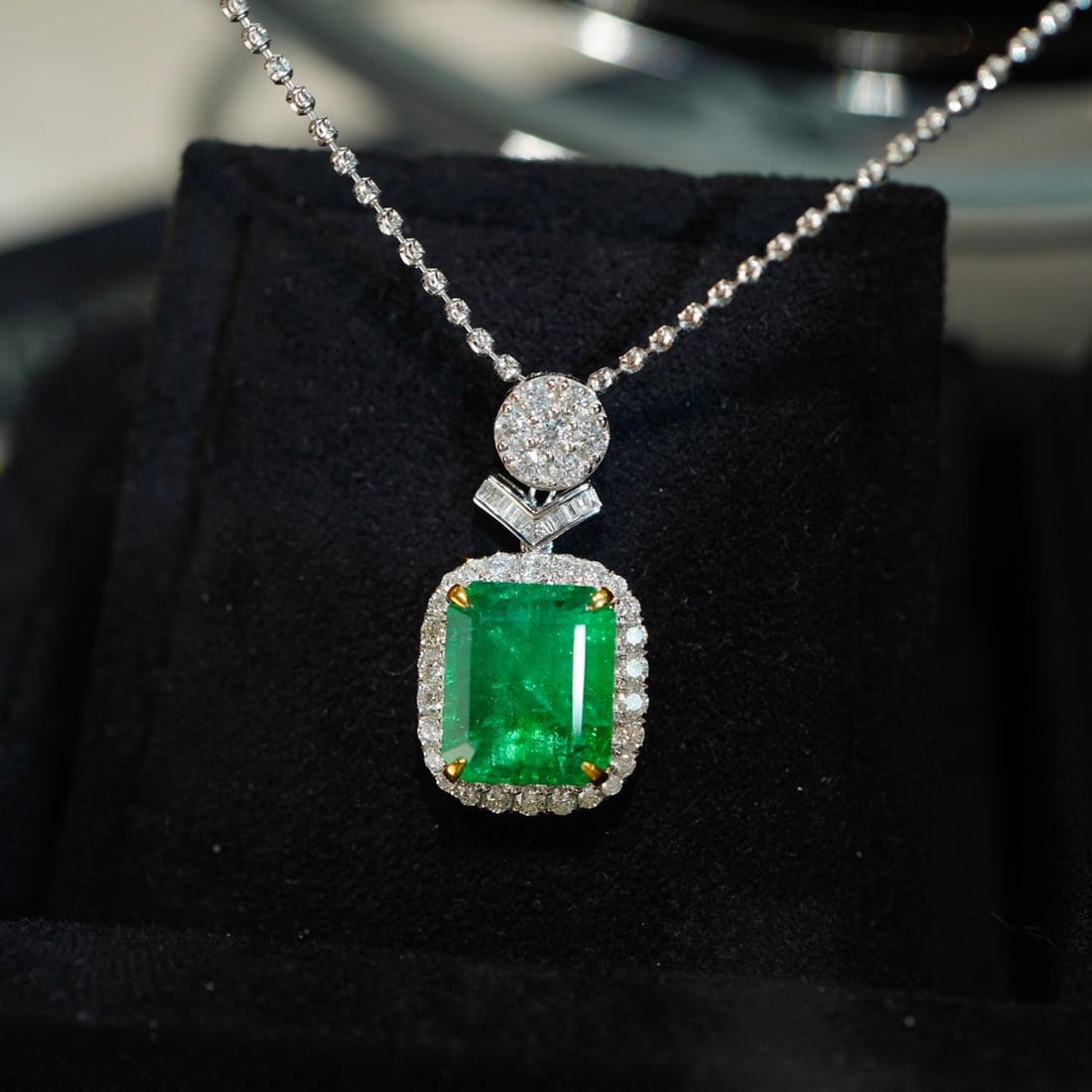 14k Gold 7.47 Ctw Vivid Green Natural Emerald & Diamond Pendant( Without Chain ) - 4