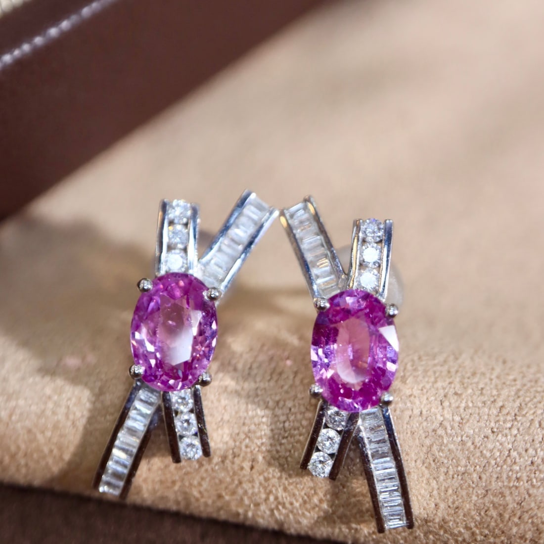 14k Gold 2.40 Ctw Natural Sapphire & Diamond Earrings: Ref:231098405 // gold content:14k gold // main gemstone:sapphire // shape:oval // carat weight:2. 01ct // color:pink // treatment:natural // // adjacent gemstone 2 : diamond // shape:multiple //