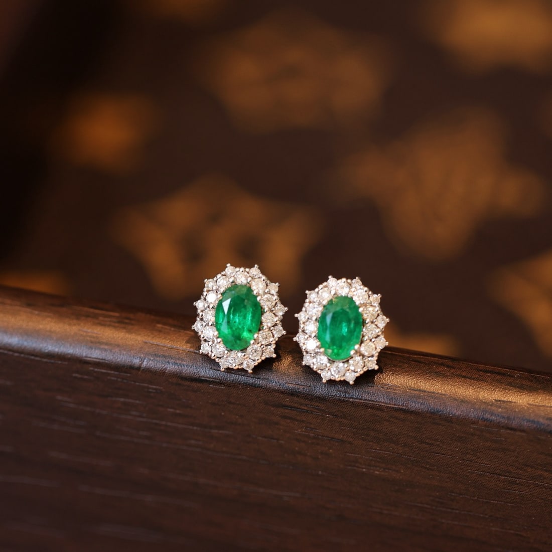 14k Gold 1.36 Ctw Vivid Green Natural Emerald & Diamond Earrings - 2