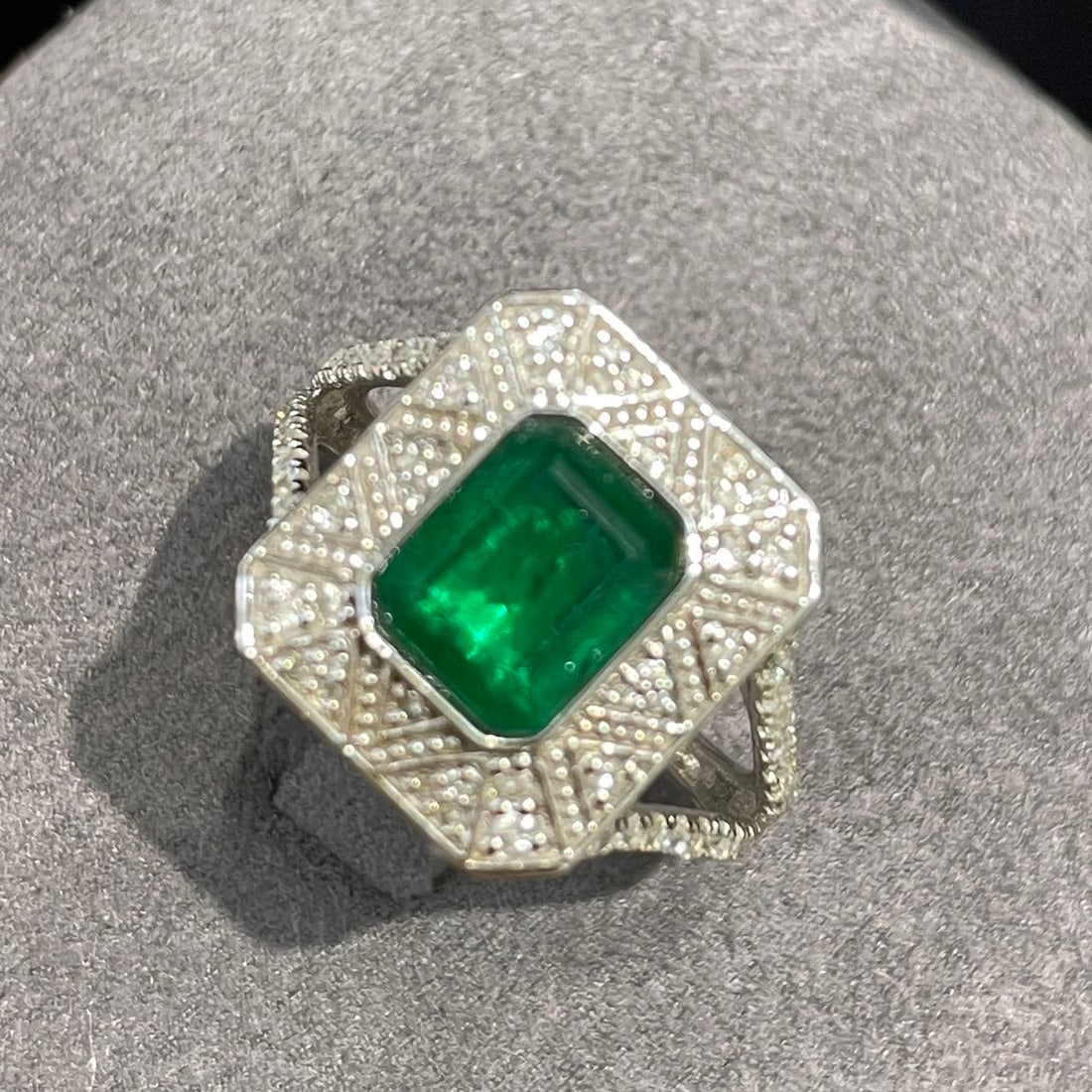 14k Gold 1.5 Ct Vivid Green Natural Emerald & Diamond Ring - 5
