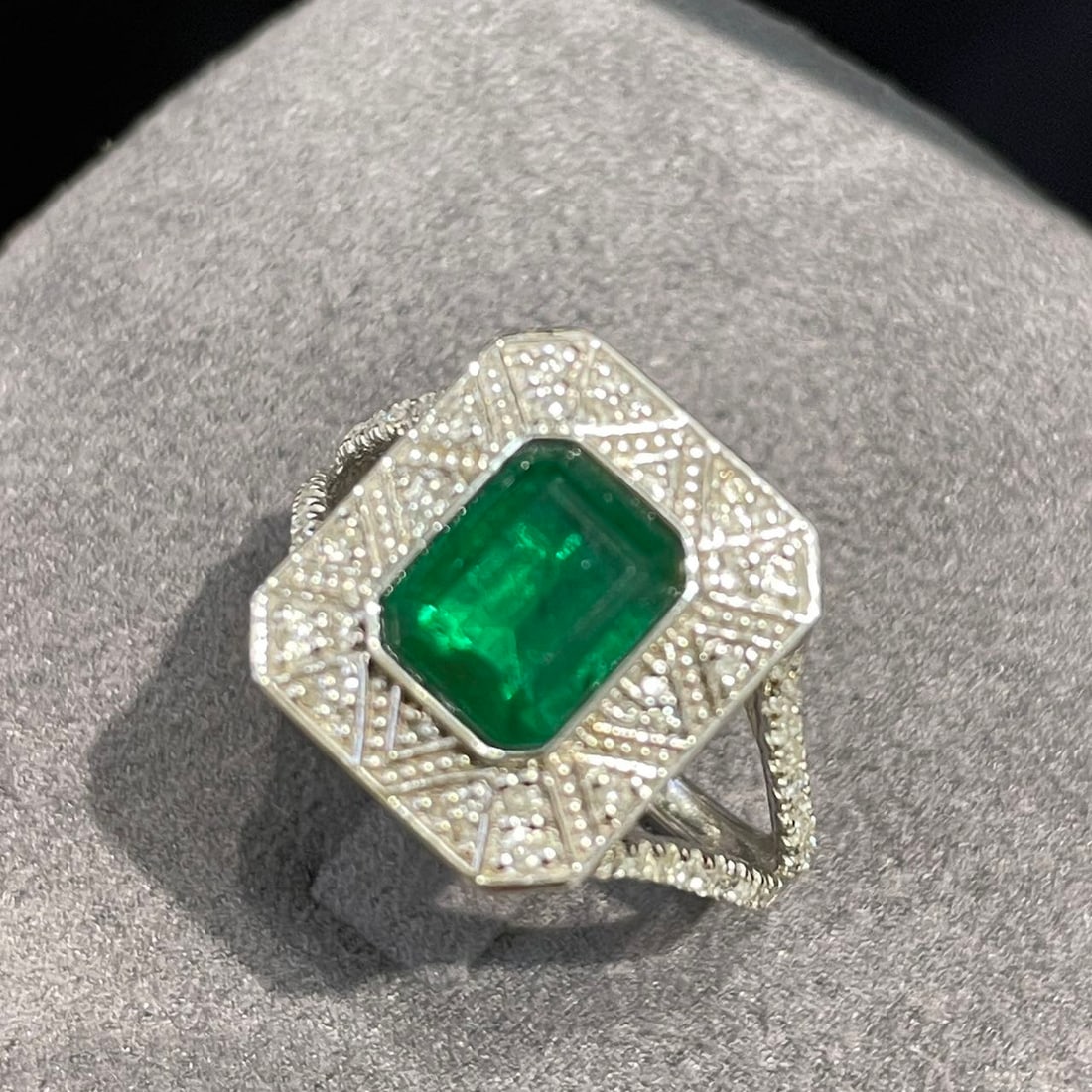 14k Gold 1.5 Ct Vivid Green Natural Emerald & Diamond Ring - 6
