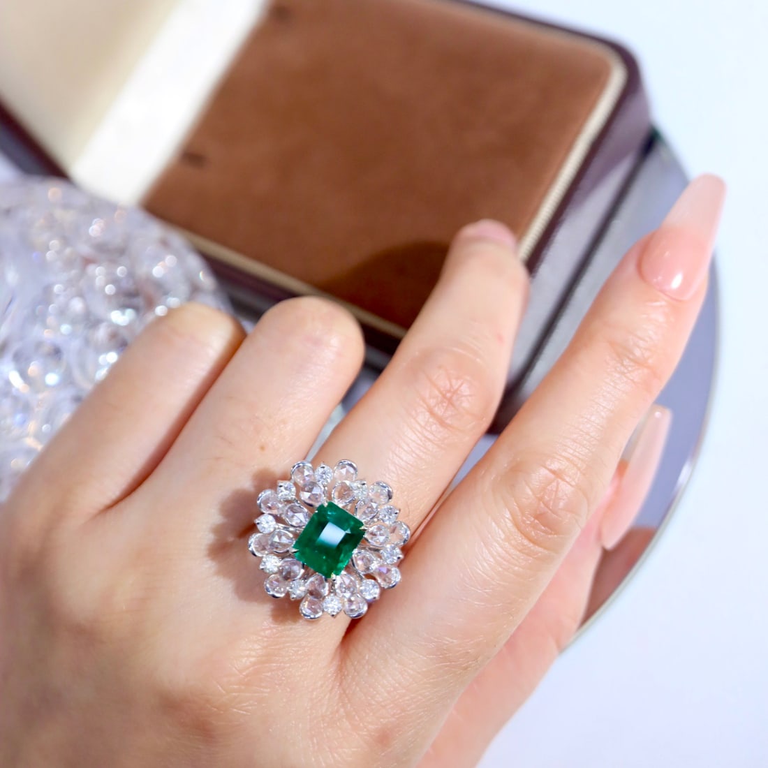 14k Gold 4.15 Ctw Vivid Green Natural Emerald & Diamond Ring - 4