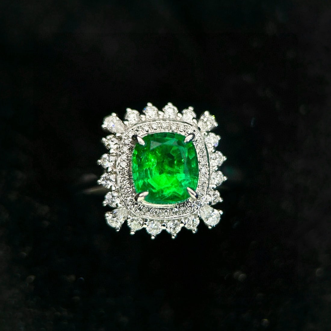 14k Gold 2.14 Ctw Vivid Green Natural Emerald & Diamond Ring - 2