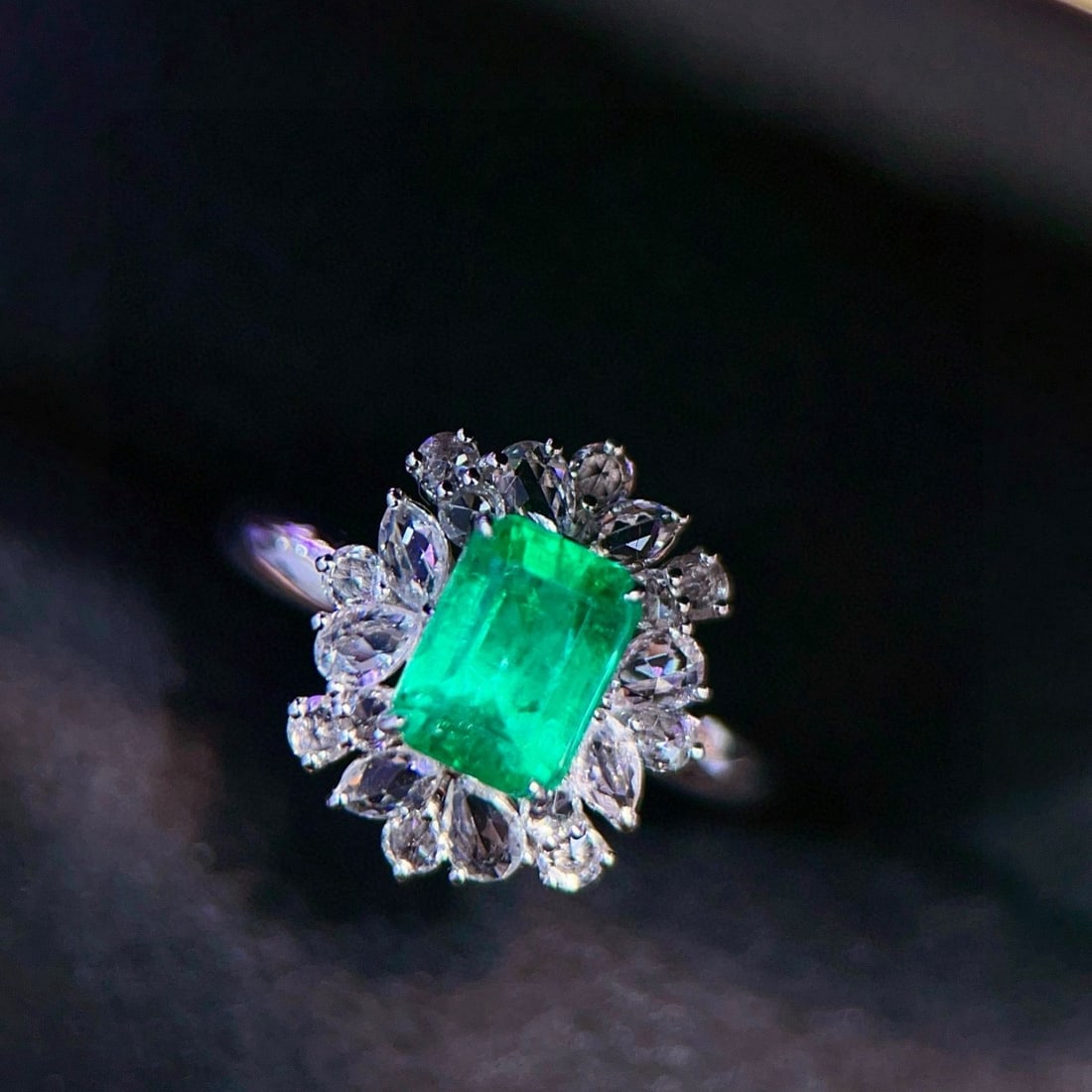 14k Gold 2.65 Ctw Vivid Green Natural Emerald & Diamond Ring - 4