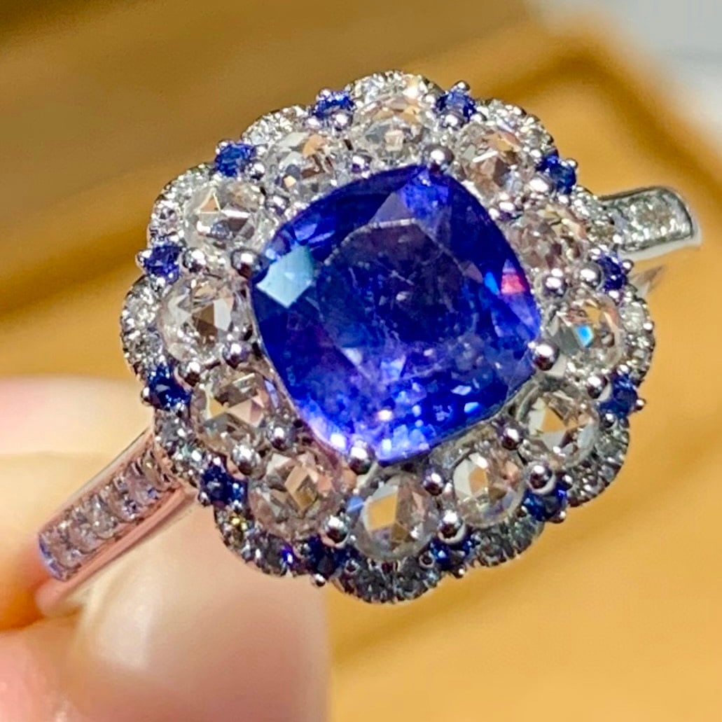 14k Gold 1.3 Ct Natural Sapphire & Diamond & Sapphire Ring - 4
