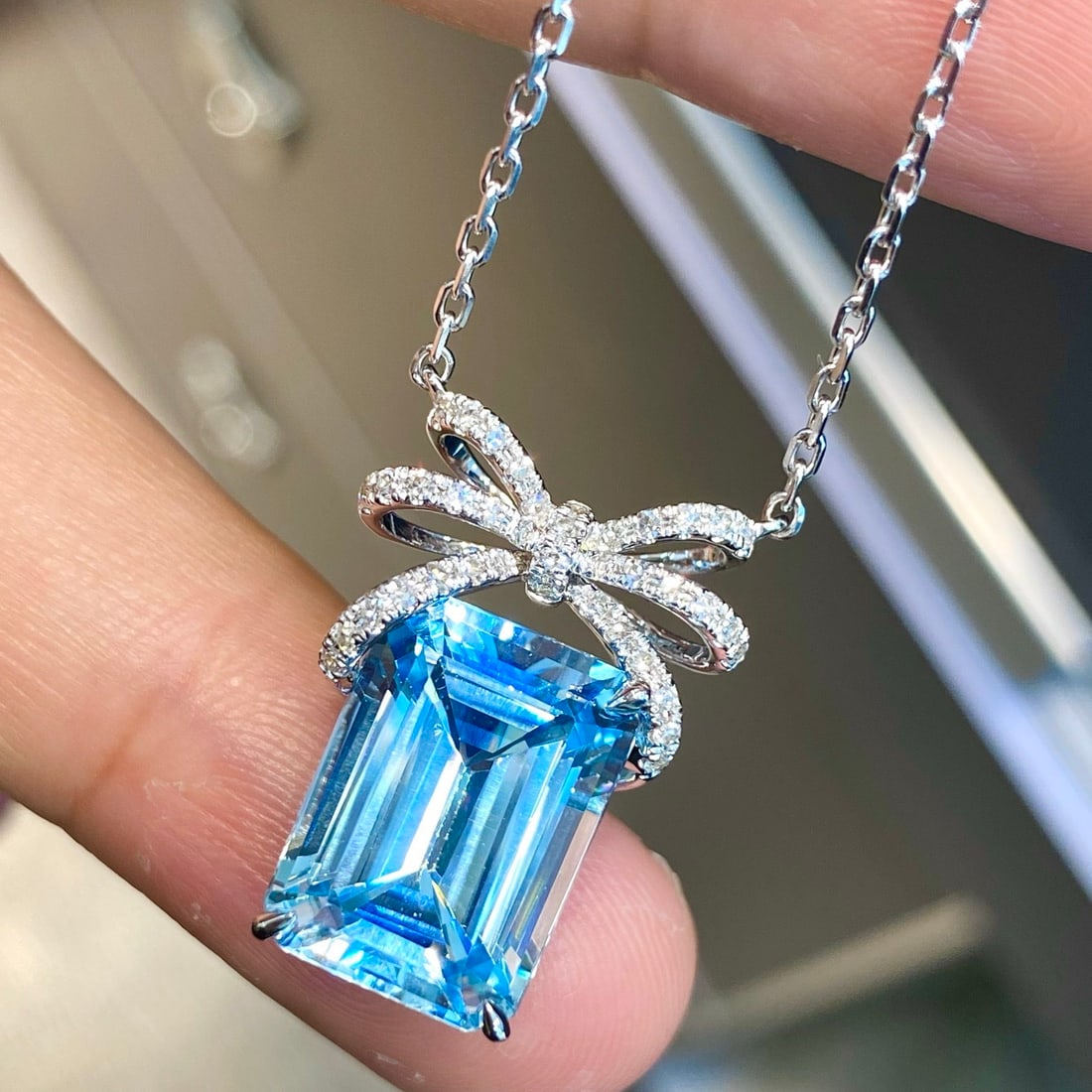 14k Gold 6.86 Ctw Natural Aquamarine & Diamond Necklace - 3