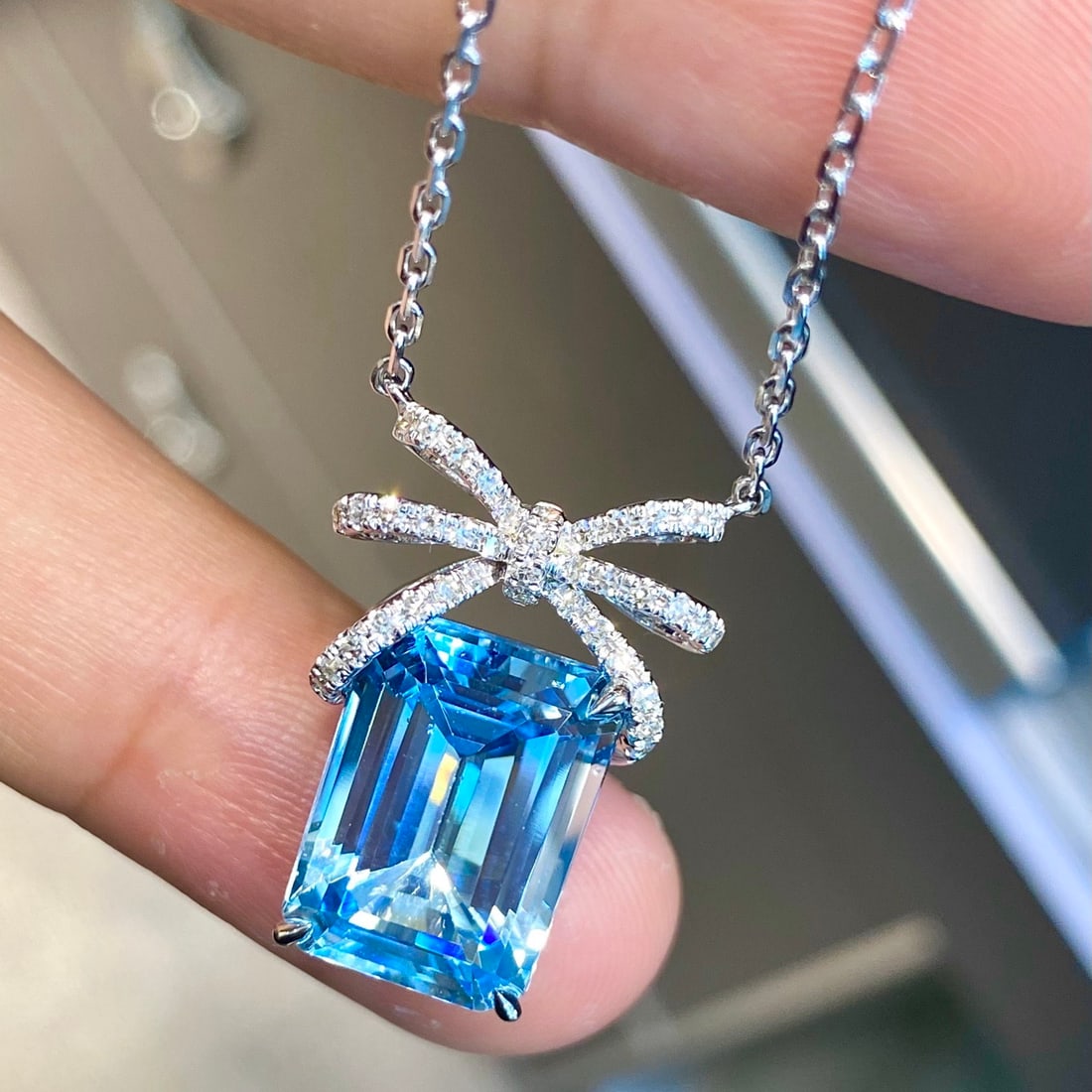 14k Gold 6.86 Ctw Natural Aquamarine & Diamond Necklace - 4