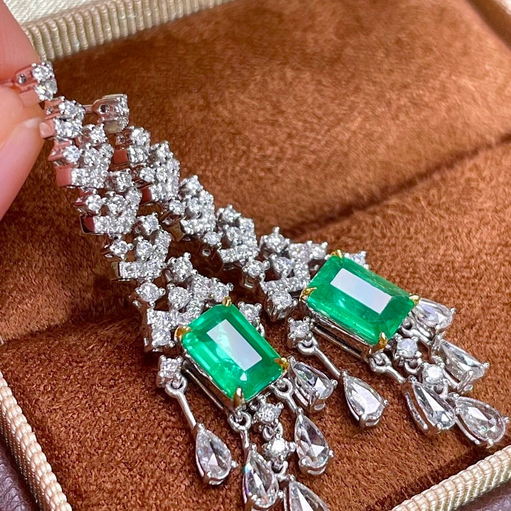14k Gold 2.9 Ctw Vivid Green Natural Emerald & Diamond Earrings - 4