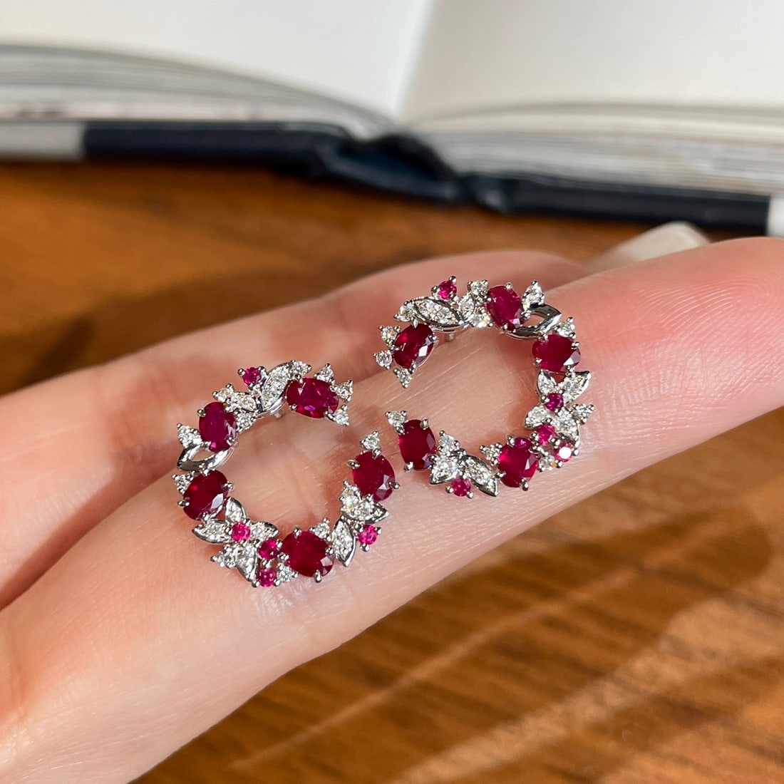 14k Gold 1 Ct Natural Ruby & Diamond Earrings: Ref:231098445 // gold content:14k gold // main gemstone:ruby // shape:oval // carat weight:1ct // color:red // treatment:natural // // adjacent gemstone 2 : diamond // shape:round // clarity