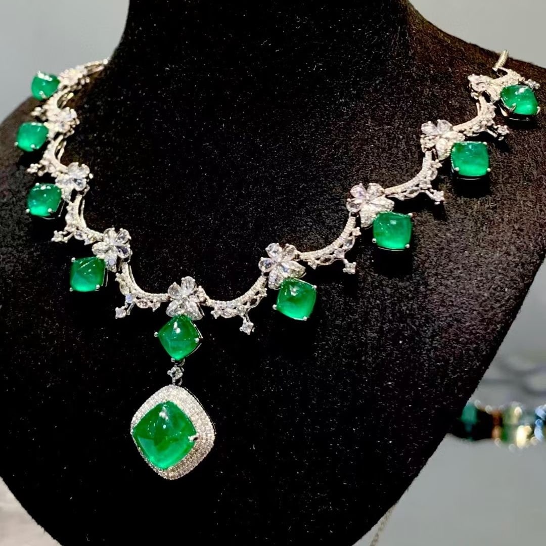 14k Gold 13 Ct Vivid Green Natural Emerald & Diamond & Sapphire Necklace - 3