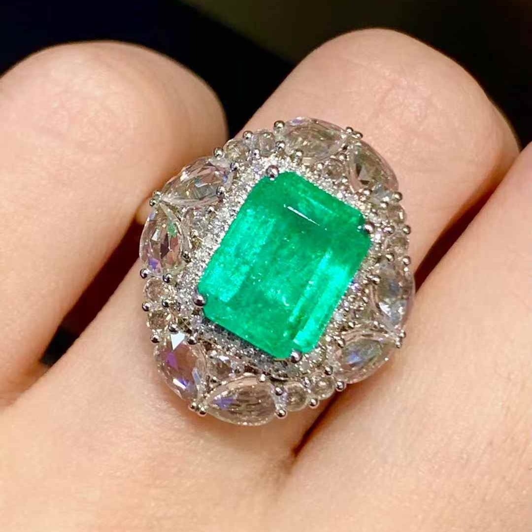 14k Gold 3.3 Ct Natural Emerald & Diamond & Sapphire Ring - 6