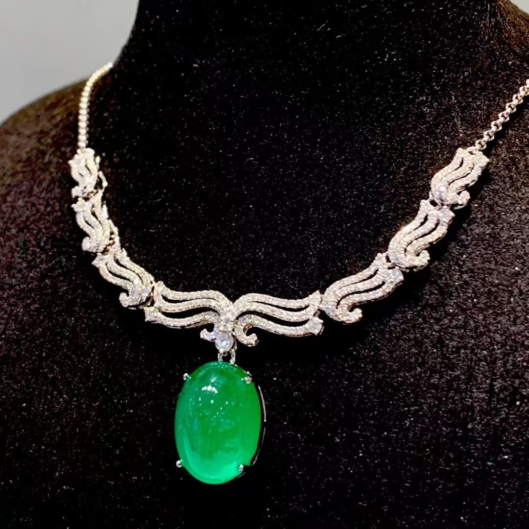 14k Gold 8.5 Ct Natural Emerald & Diamond Necklace - 4