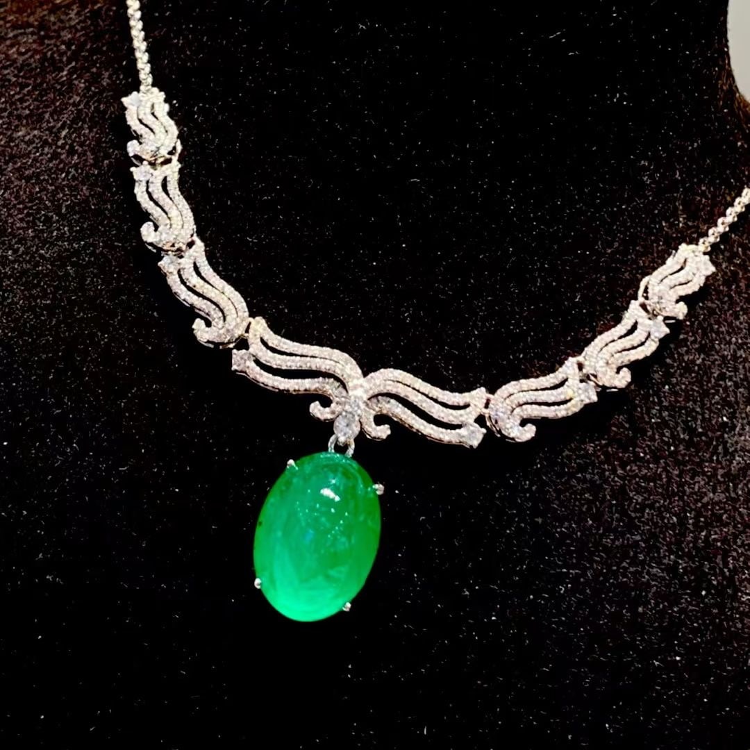 14k Gold 8.5 Ct Natural Emerald & Diamond Necklace - 5