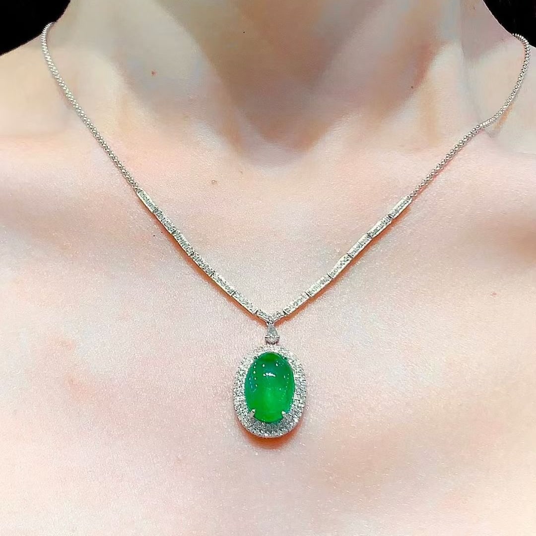 14k Gold 6.07 Ct Vivid Green Natural Emerald & Diamond Necklace - 4