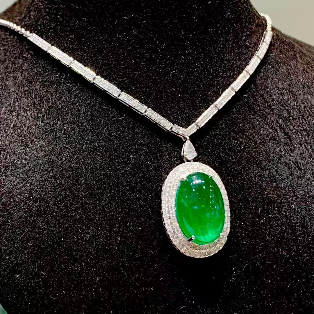 14k Gold 6.07 Ct Vivid Green Natural Emerald & Diamond Necklace - 6