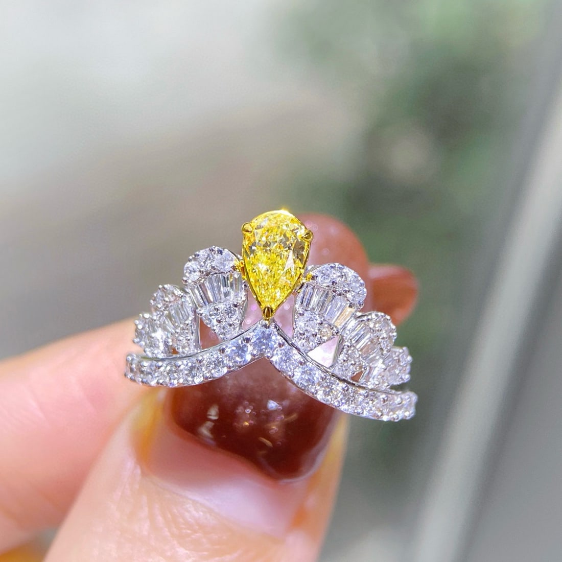 14k Gold 1.10 Ctw Natural Yellow Diamond & Diamond Ring: Ref:231099078 // gold content:14k gold // ring size:7. 25us // // main gemstone:yellow diamond // shape:pear // carat weight:0. 40ct // color:yellow // treatment:natural // // adjacent gemstone 2 :