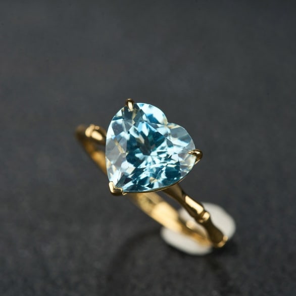 14k Gold 2.93 Ct Natural Aquamarine Ring: Ref:231099089 // gold content:14k gold // ring size:7. 25us // // main gemstone:aquamarine // shape:heart // carat weight:2. 93ct // color:santa maria color // treatment:natural // Condition: New Low
