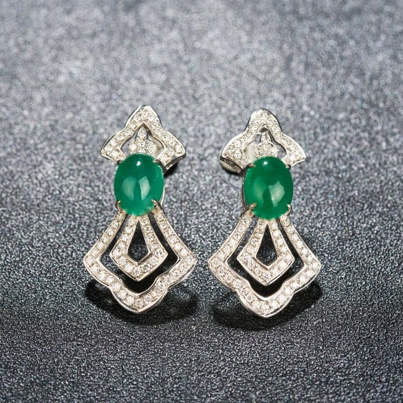 14k Gold 3.79 Ctw Vivid Green Natural Emerald & Diamond Earrings: Ref:231099101 // gold content:14k gold // main gemstone:emerald // shape:oval // carat weight:3. 1ct // color:vivid green // treatment:natural // // adjacent gemstone 2 : diamond // shape:round // car