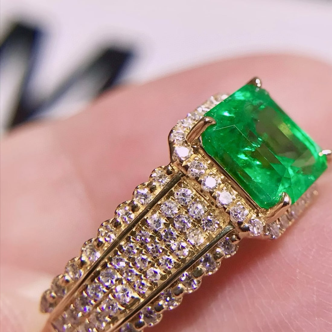 14k Gold 2.08 Ctw Vivid Green Natural Emerald & Diamond Ring - 2