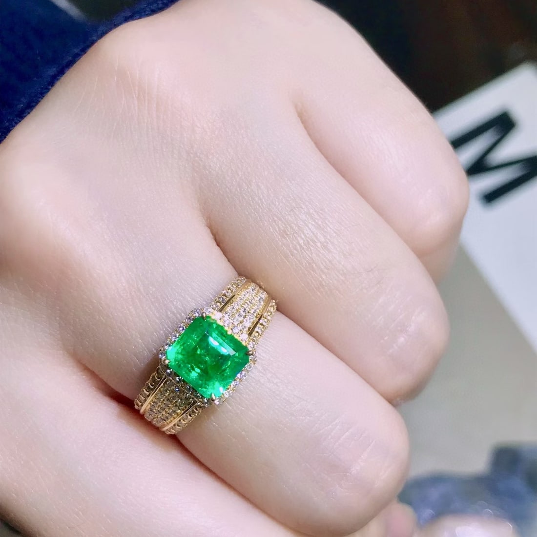 14k Gold 2.08 Ctw Vivid Green Natural Emerald & Diamond Ring - 4