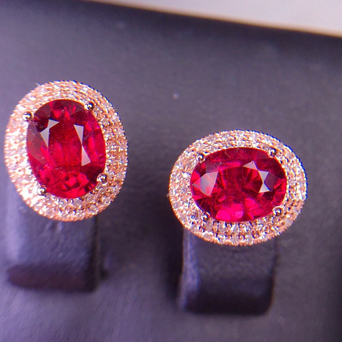 14k Gold 2.6 Ct Natural Tourmaline & Diamond Earrings: Ref:231099134 // gold content:14k gold // main gemstone:tourmaline // shape:oval // carat weight:2. 6ct // color:red // treatment:natural // // adjacent gemstone 2 : diamond // shape:round // clarity