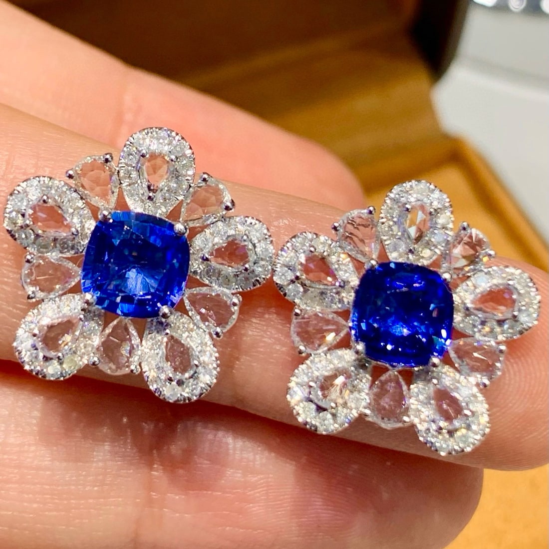 14k Gold 2.5 Ct Natural Sapphire & Diamond Earrings - 2