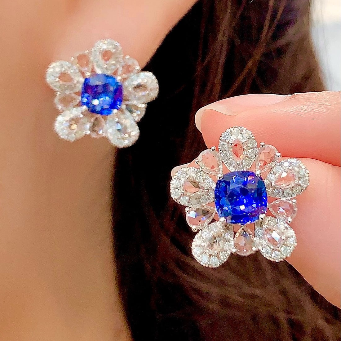 14k Gold 2.5 Ct Natural Sapphire & Diamond Earrings - 5
