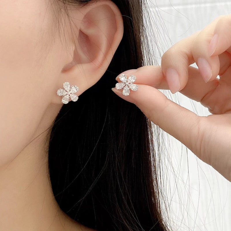 14k Gold 0.5 Ct Natural H Diamond Earrings - 4