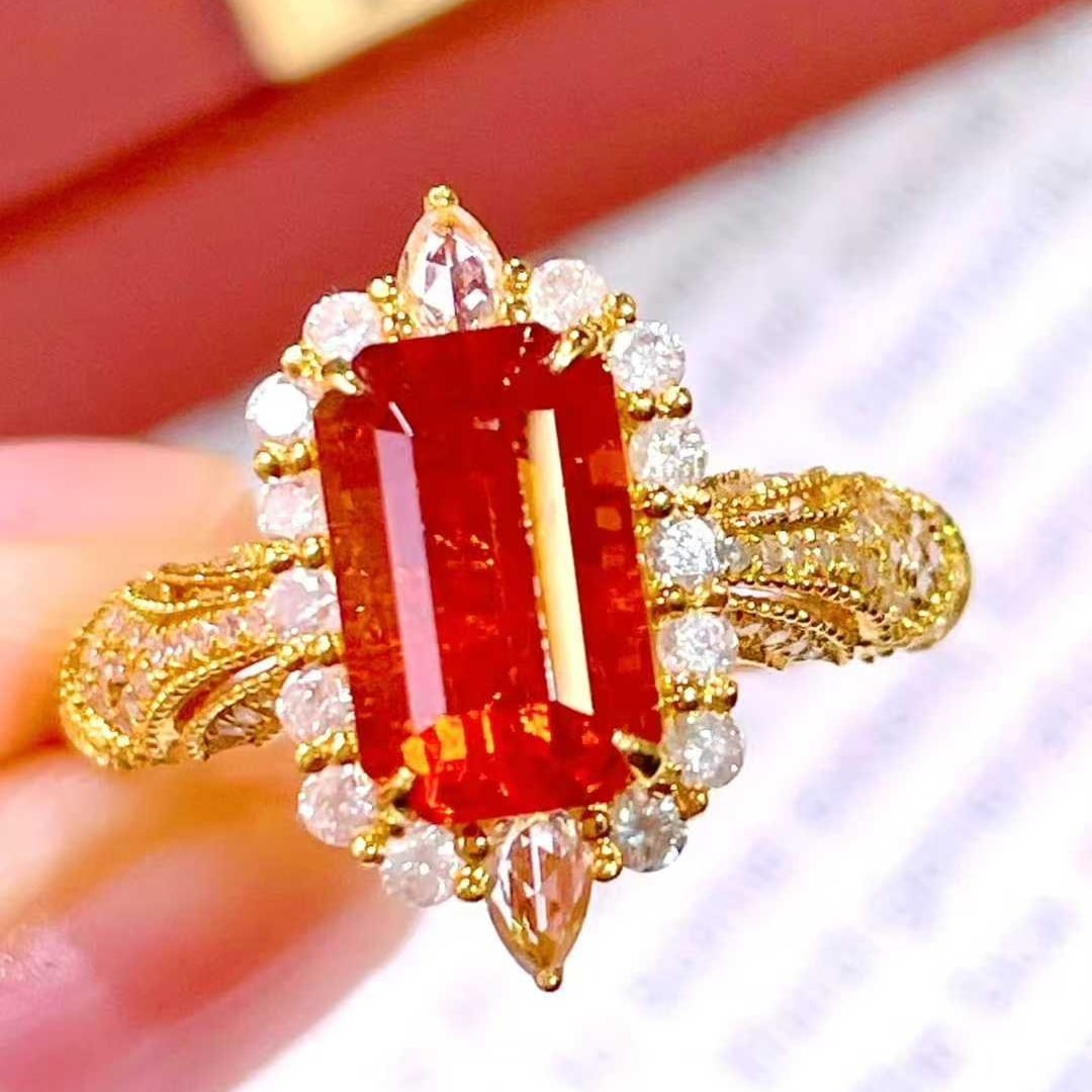 14k Gold 2.9 Ct Natural Spessartine & Diamond Ring: Ref:231099181 // gold content:14k gold // ring size:7. 25us // // main gemstone:spessartine // shape:octagonal // carat weight:2. 9ct // color:orange // treatment:natural // // adjacent gemstone 2 :