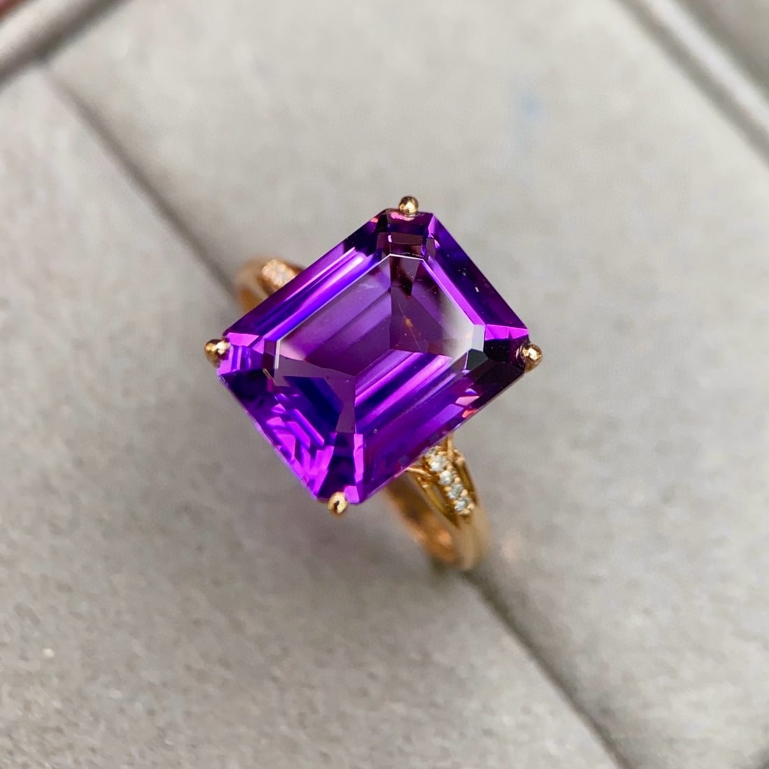 14k Gold 5.53 Ctw Natural Amethyst & Diamond Ring - 2