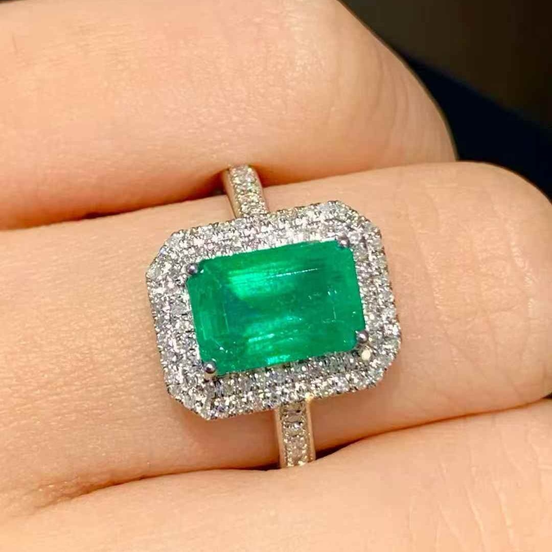 14k Gold 2.3 Ct Vivid Green Natural Emerald & Diamond Ring - 4