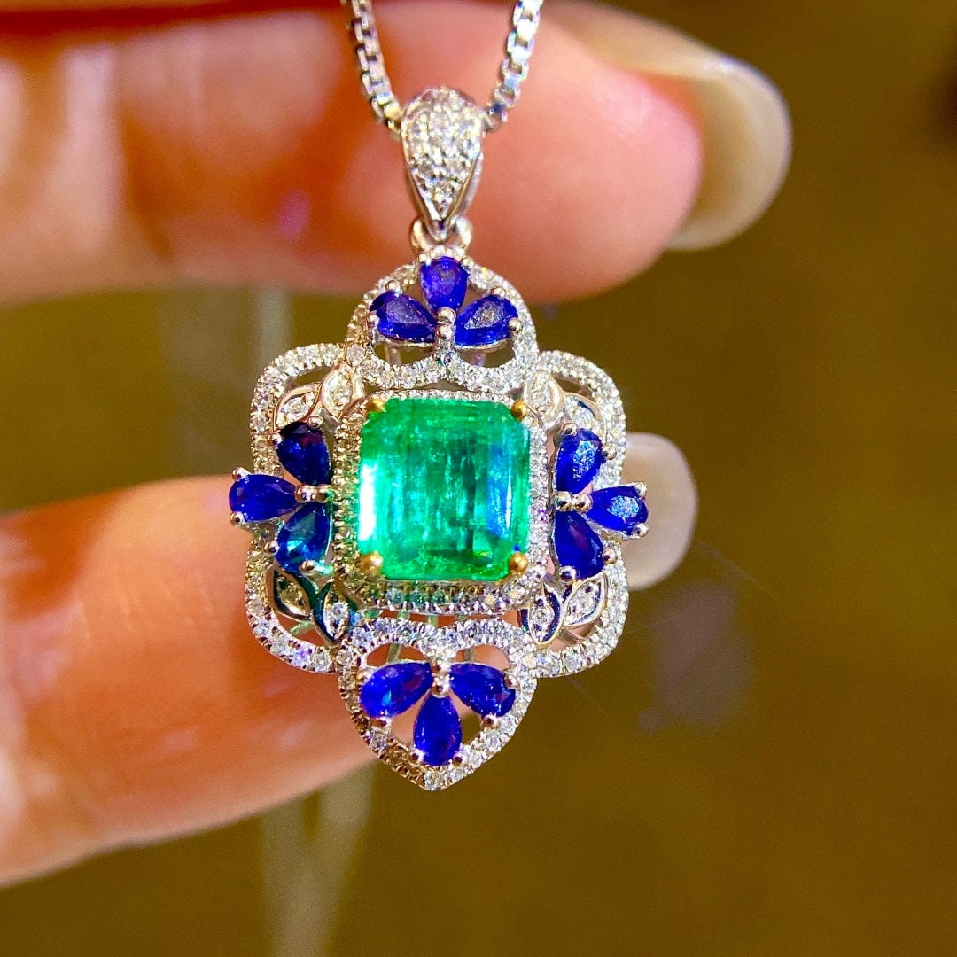 14k Gold 1.5 Ctw Vivid Green Natural Emerald & Sapphire Pendant( Without Chain ) - 2