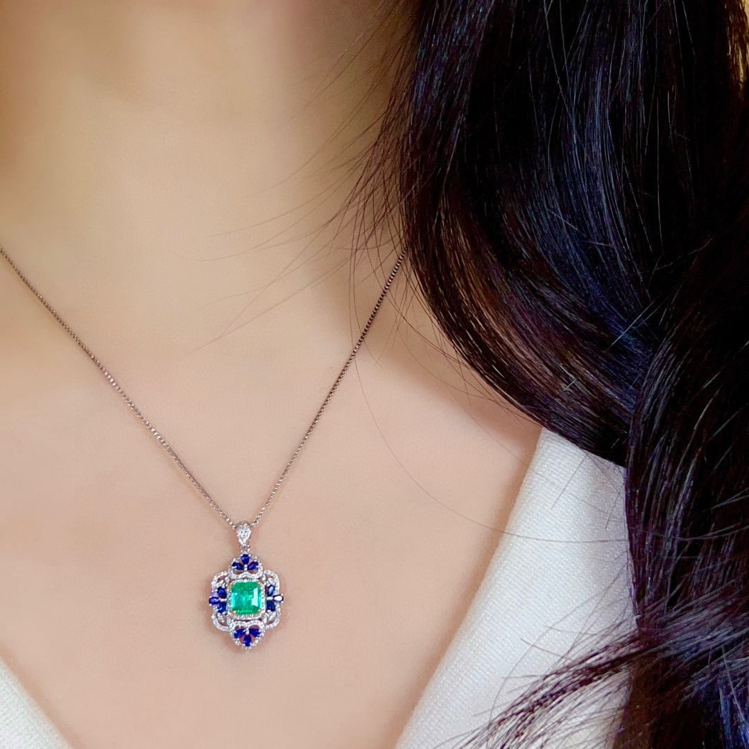 14k Gold 1.5 Ctw Vivid Green Natural Emerald & Sapphire Pendant( Without Chain ) - 4