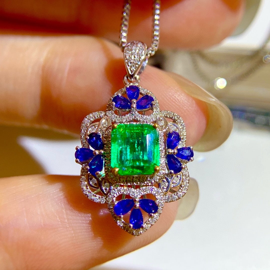 14k Gold 1.5 Ctw Vivid Green Natural Emerald & Sapphire Pendant( Without Chain ) - 6