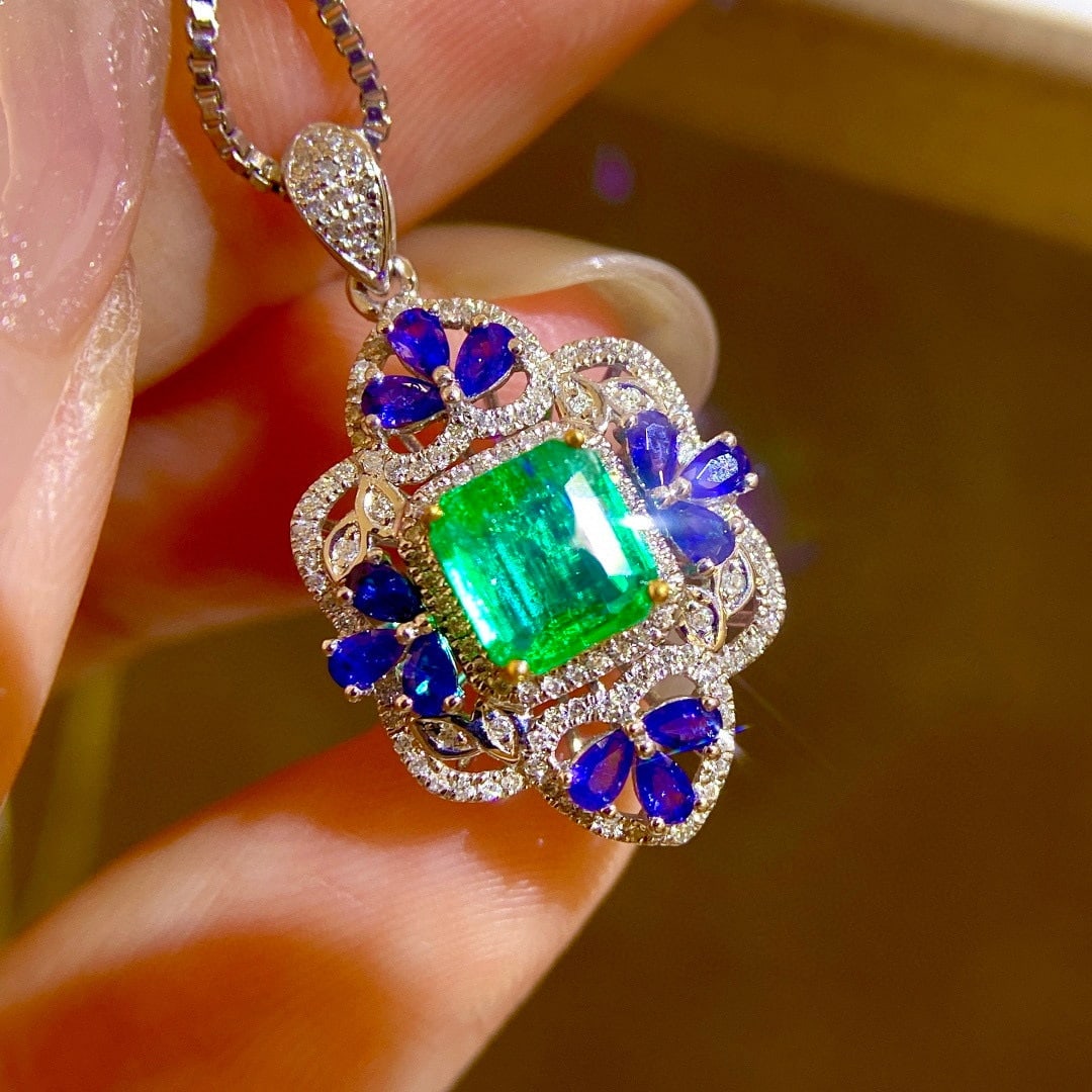 14k Gold 1.5 Ctw Vivid Green Natural Emerald & Sapphire Pendant( Without Chain ) - 7