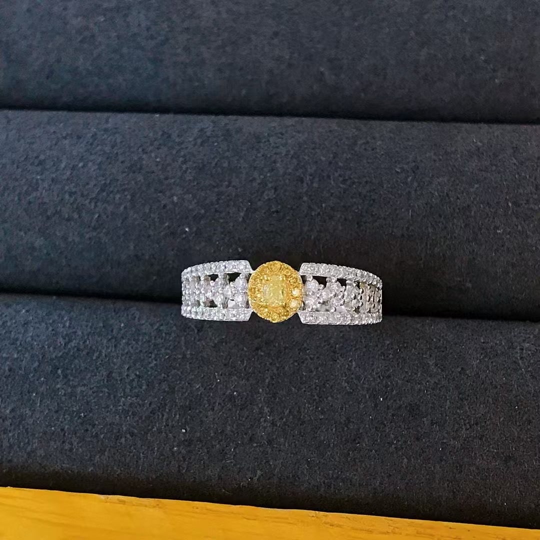 14k Gold 0.68 Ct Natural Color Diamond Ring - 4