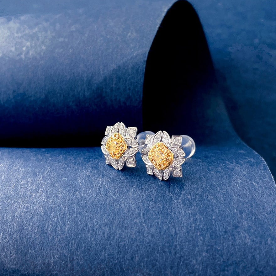 14k Gold 0.6 Ct Natural Color Diamond Earrings - 3