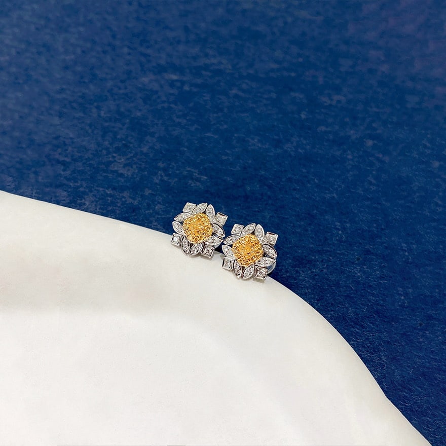 14k Gold 0.6 Ct Natural Color Diamond Earrings - 4