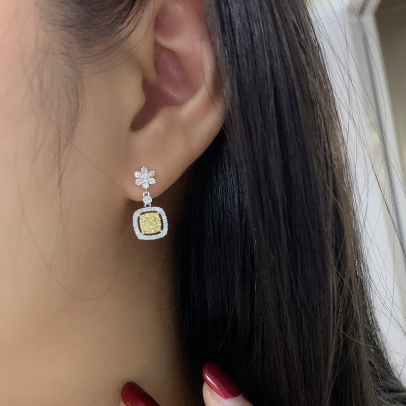 14k Gold 0.90 Ct Natural Color Diamond Earrings - 3