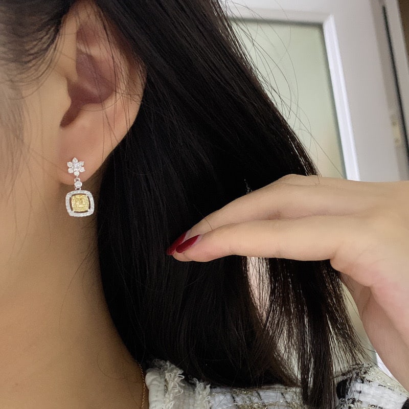 14k Gold 0.90 Ct Natural Color Diamond Earrings - 4