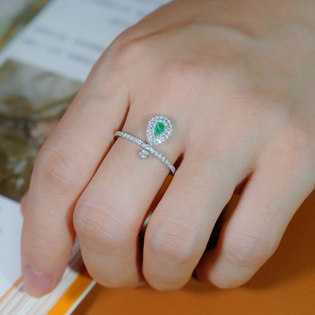 14k Gold 0.45 Ctw Natural Green Diamond & Diamond Ring - 4