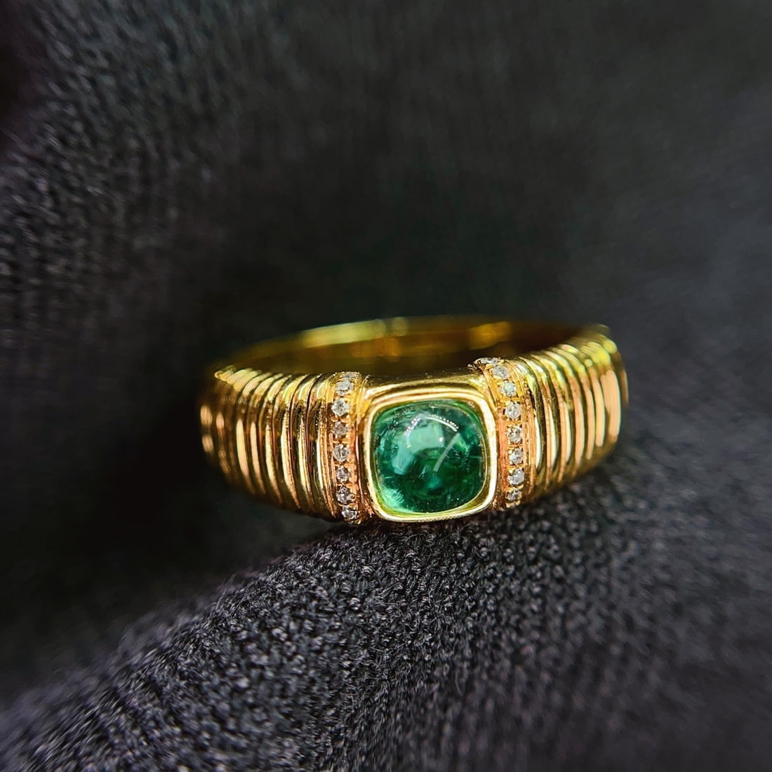 14k Gold 0.60 Ct Natural Emerald & Diamond Ring - 2