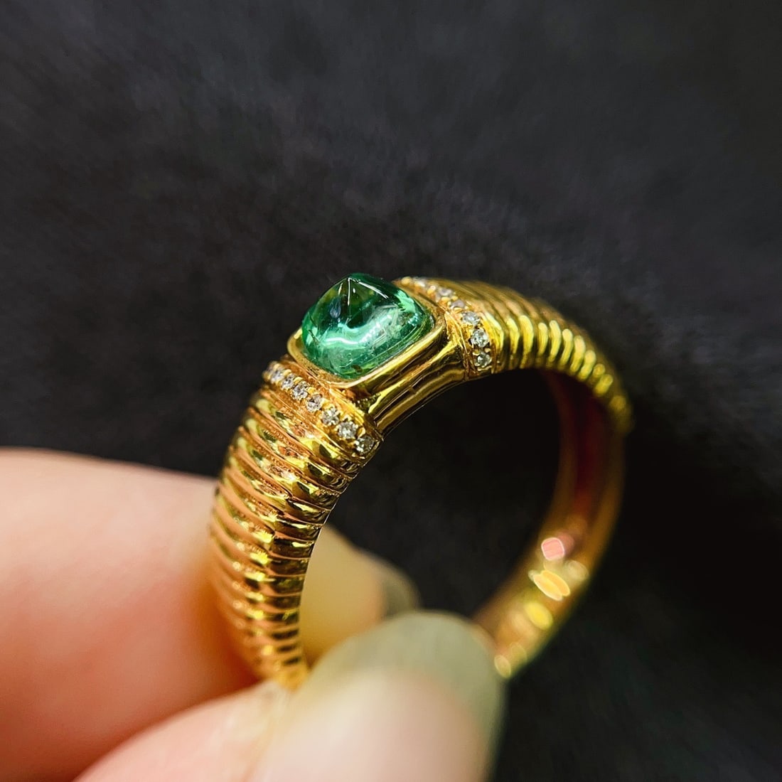 14k Gold 0.60 Ct Natural Emerald & Diamond Ring - 7