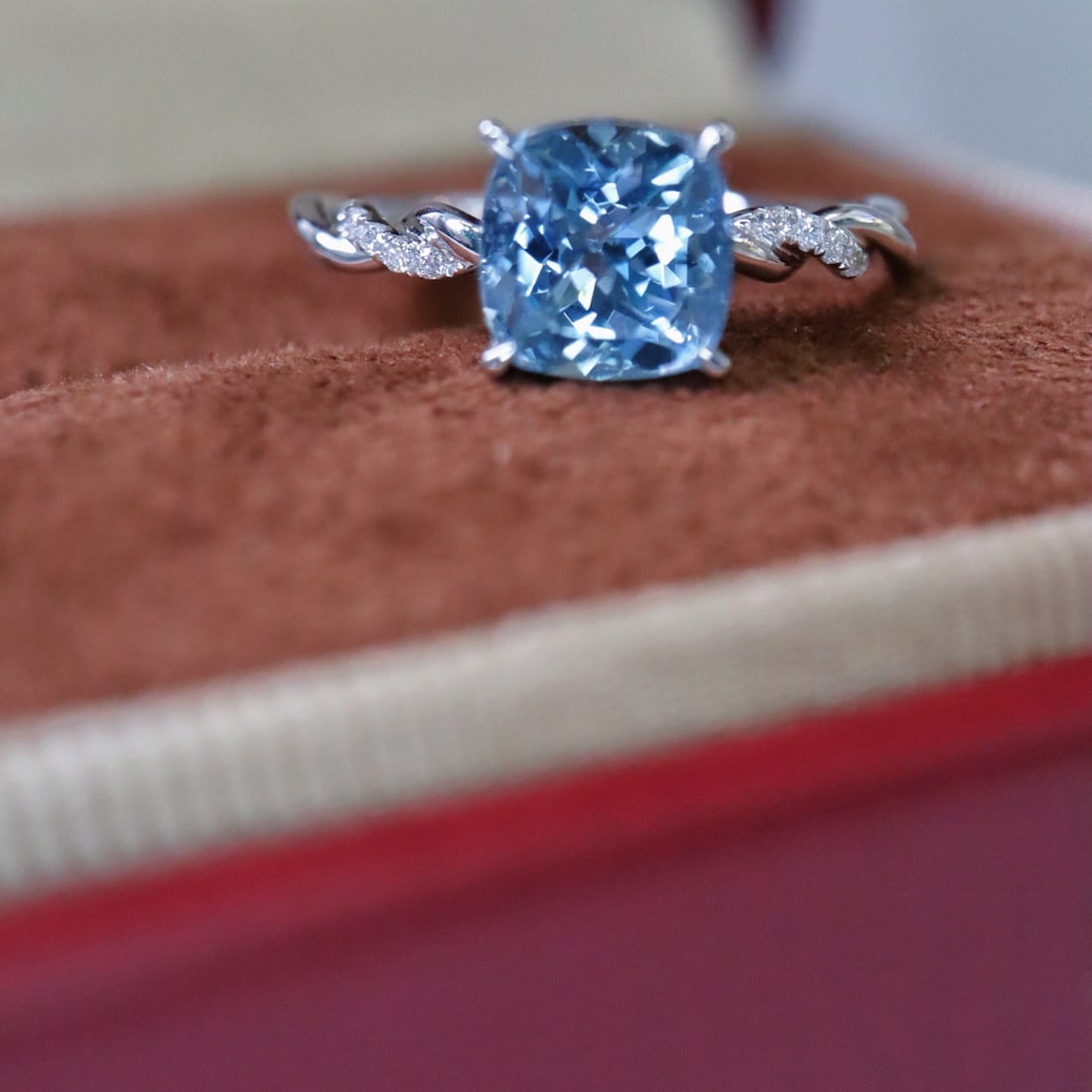 14k Gold 1.23 Ctw Natural Aquamarine & Diamond Ring - 4