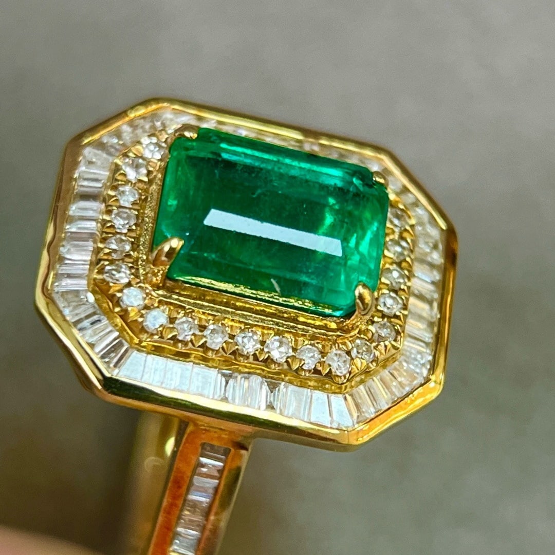 14k Gold 2.84 Ctw Vivid Green Natural Emerald & Diamond Ring - 3