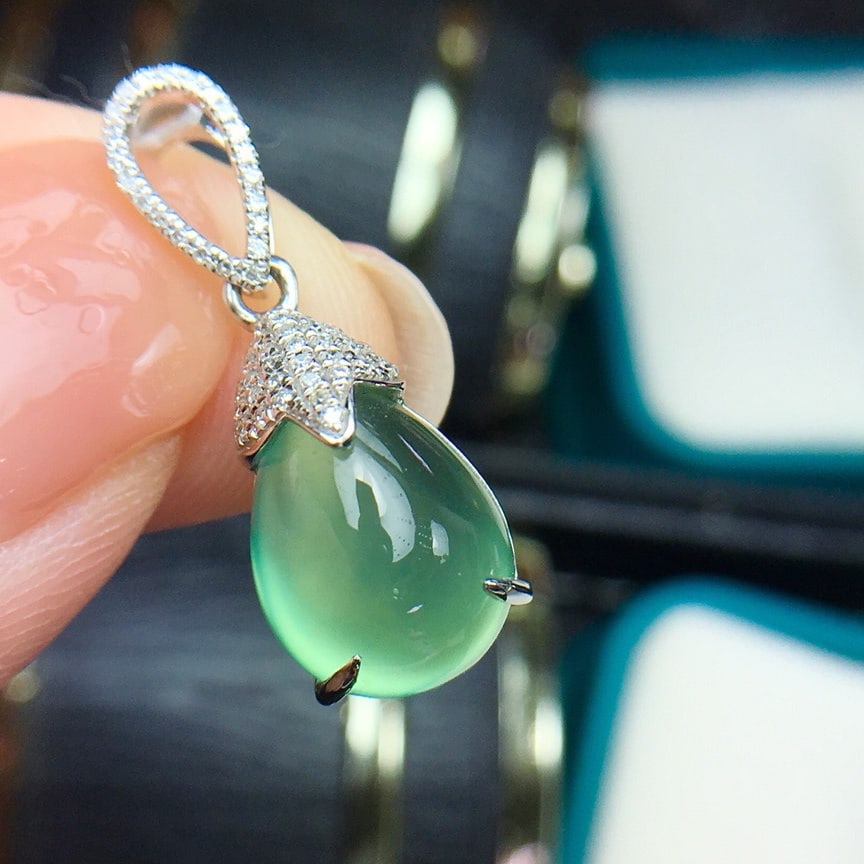 14k Gold 7.5 Ct Natural Prehnite & Diamond Pendant( Without Chain ) - 2
