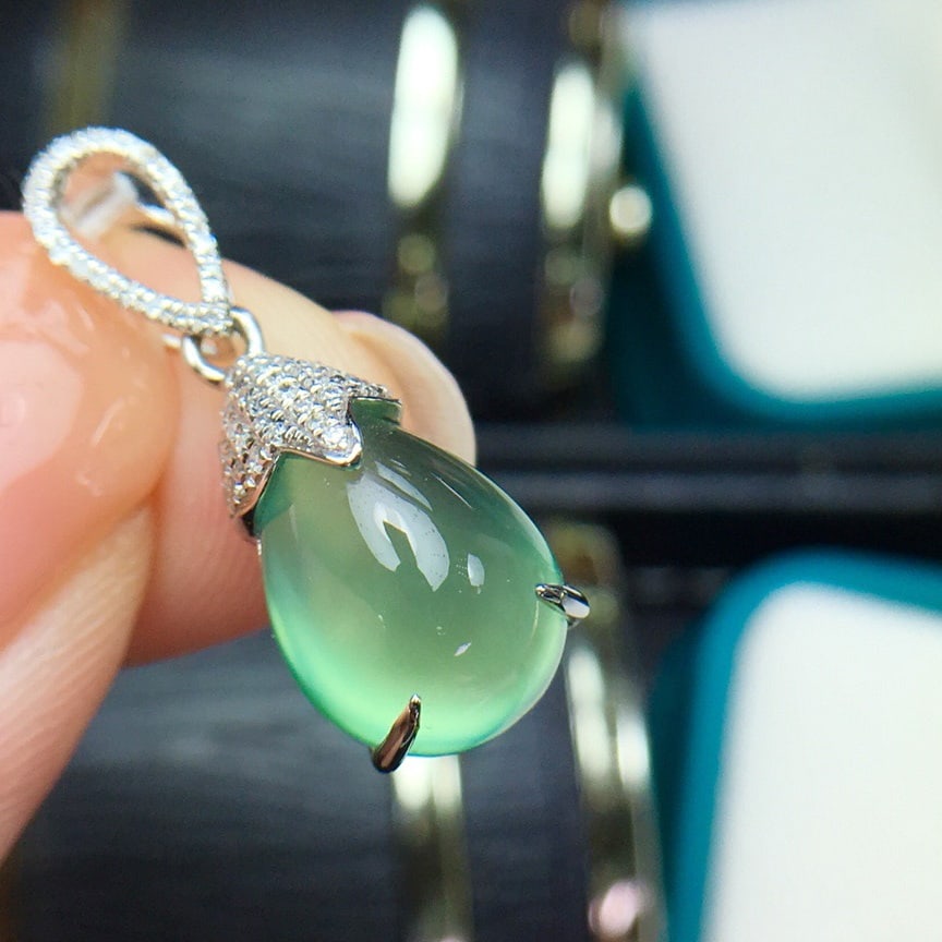 14k Gold 7.5 Ct Natural Prehnite & Diamond Pendant( Without Chain ) - 4